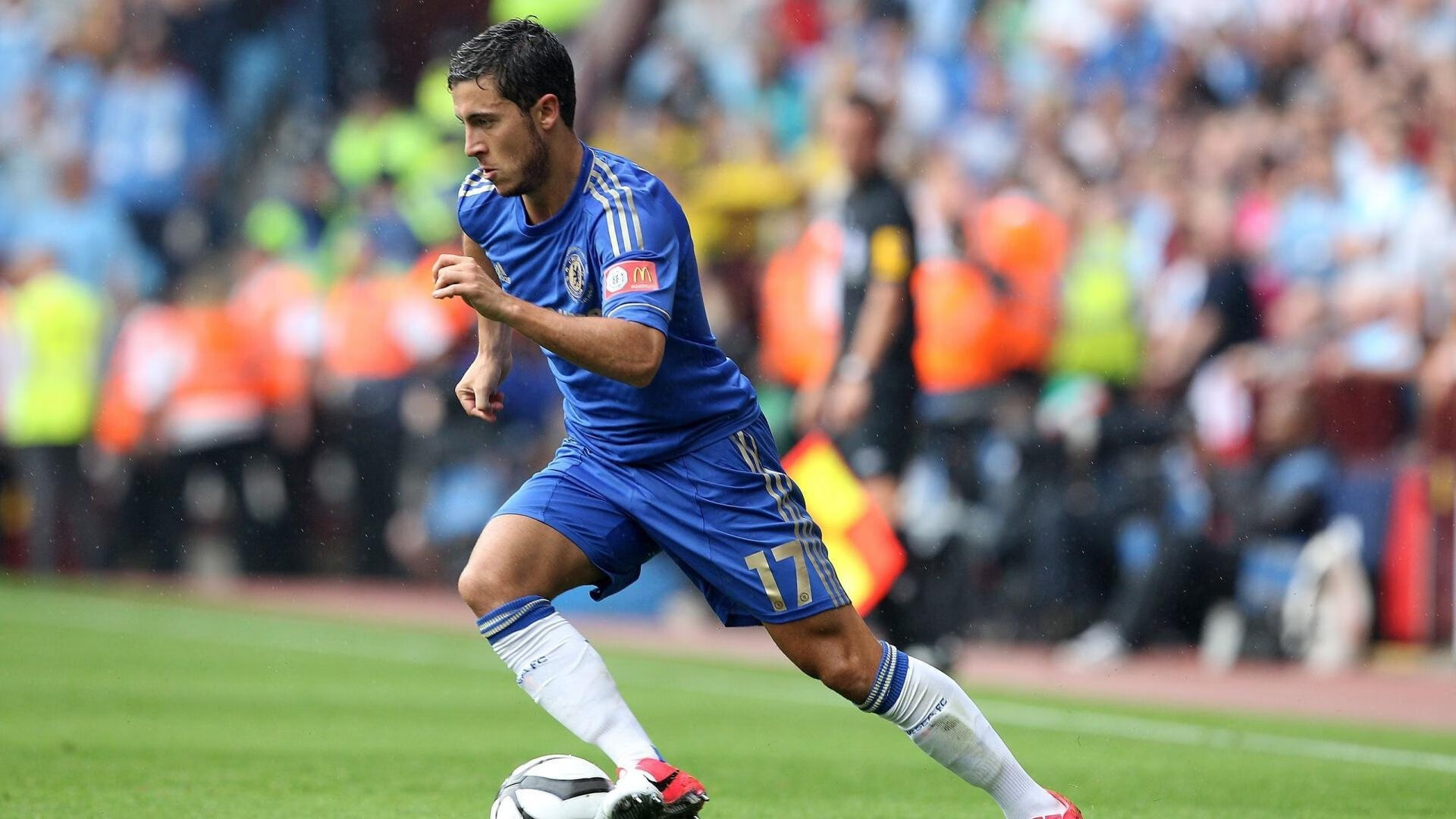 英超激烈对决，精彩进球、战术调整引发热议，英超经典对决