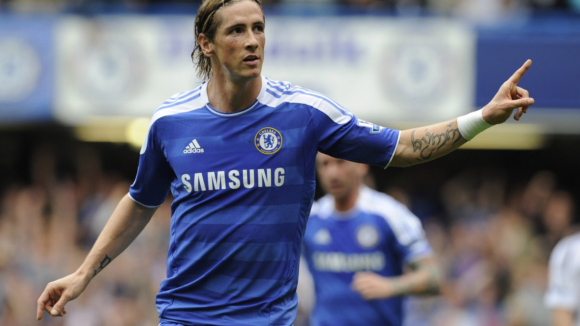 一支实力强劲的球队在比赛中轻松获胜，面对这么多的困难,球队怎么能赢得比赛呢_