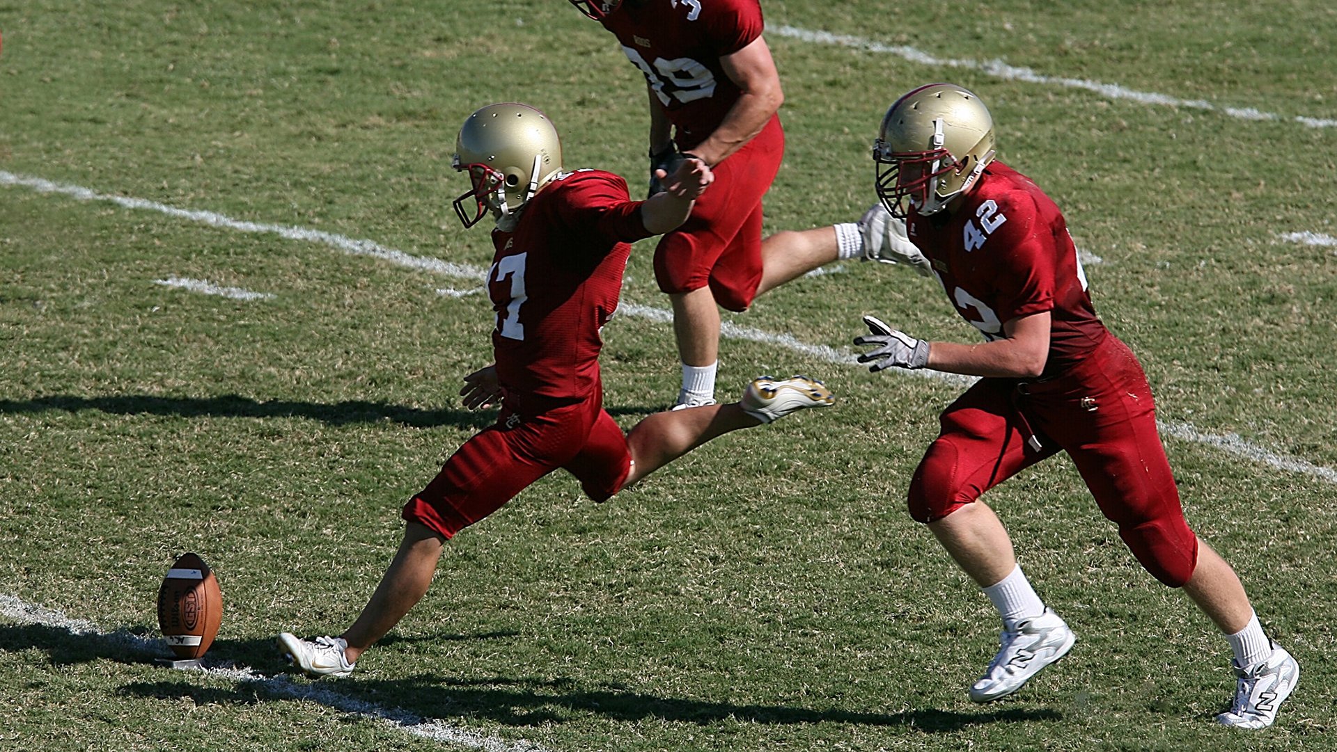 日本队门将多次关键扑救，日本主力门将